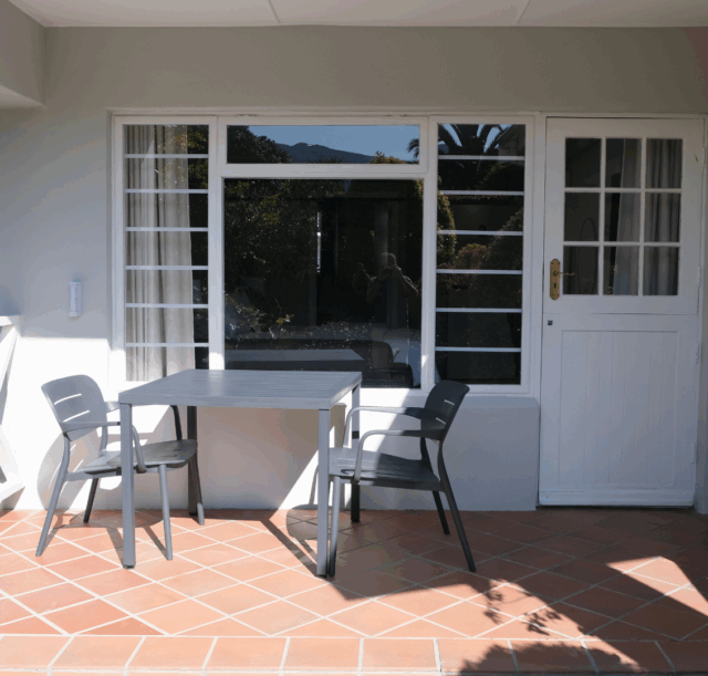 King Suite 2 Patio